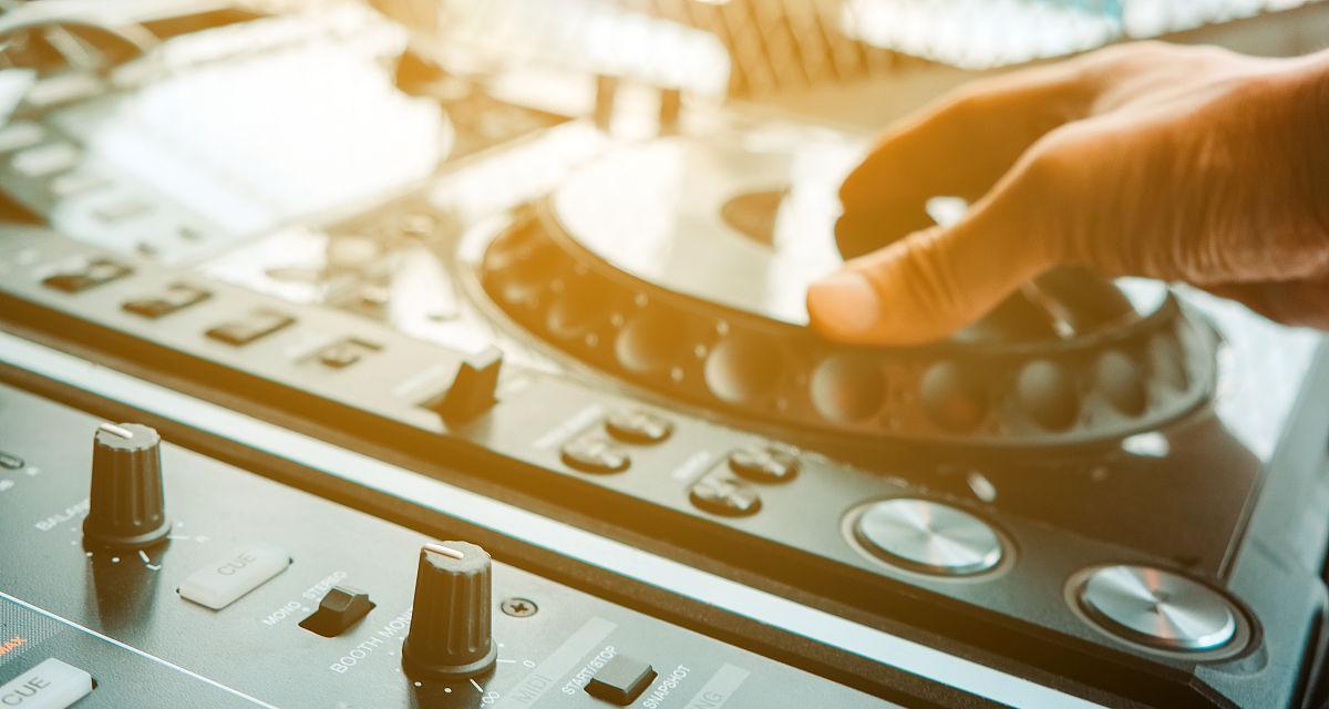 电脑DJ转盘声音设置方法是什么？如何调整音质？