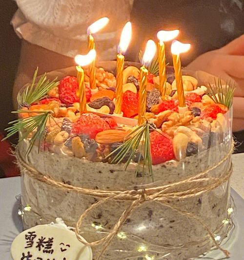 手机拍蛋糕照片模糊？如何拍出清晰美食照？