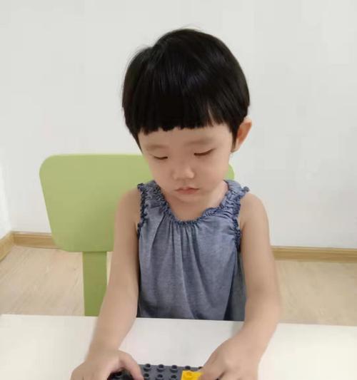 波比儿童照相机使用方法？手机如何控制拍照？