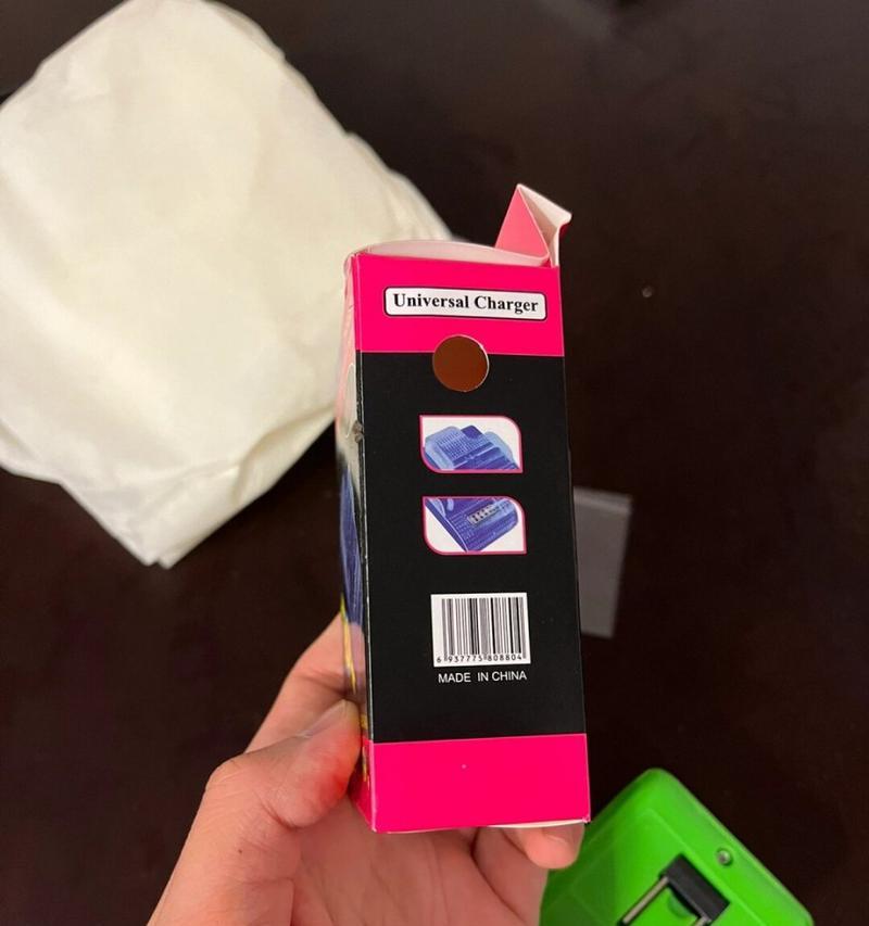 充电器插电时出现火花是为什么？这种情况该如何处理？