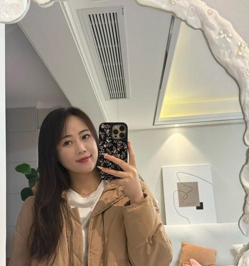 苹果手机壳小碎花黄色款式的特色是什么？适合哪些人群？