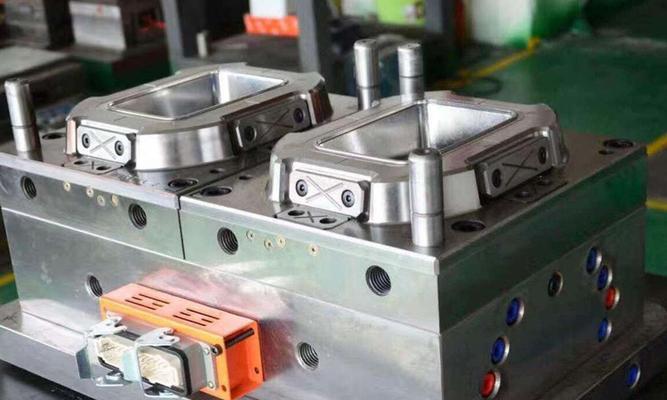 热水器顶盖开启方法是什么？操作中应注意什么？