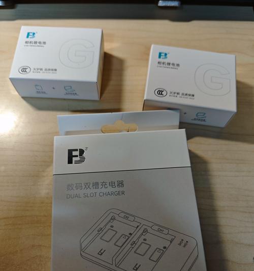 佳能r10电池如何插入？插入电池后如何使用？