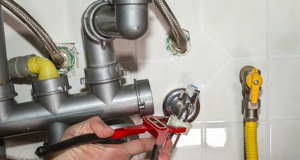 热水器接水怎么安装？安装过程中的注意事项是什么？