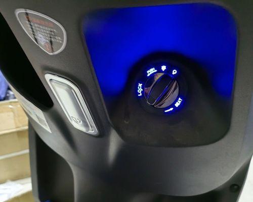 电瓶车钥匙插入方法是什么？如何正确操作？