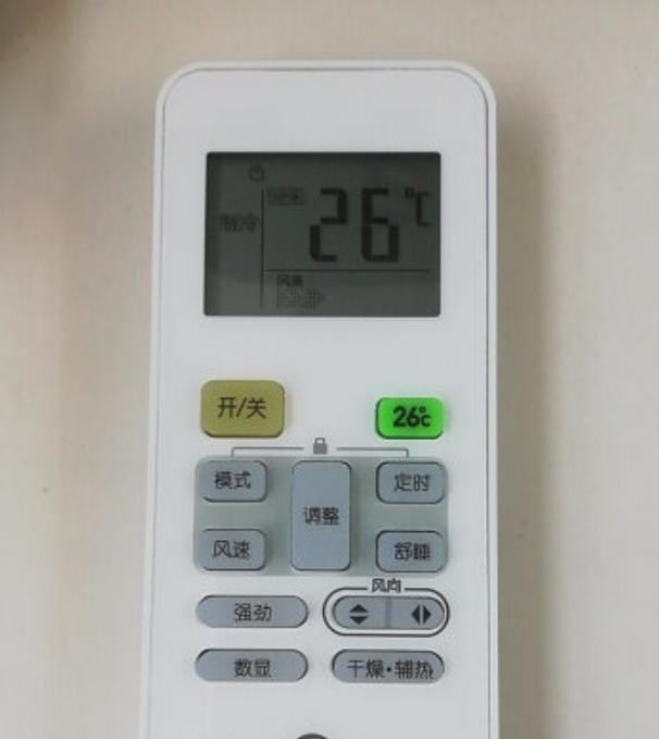 美的数据线空调使用方法是什么？如何连接？