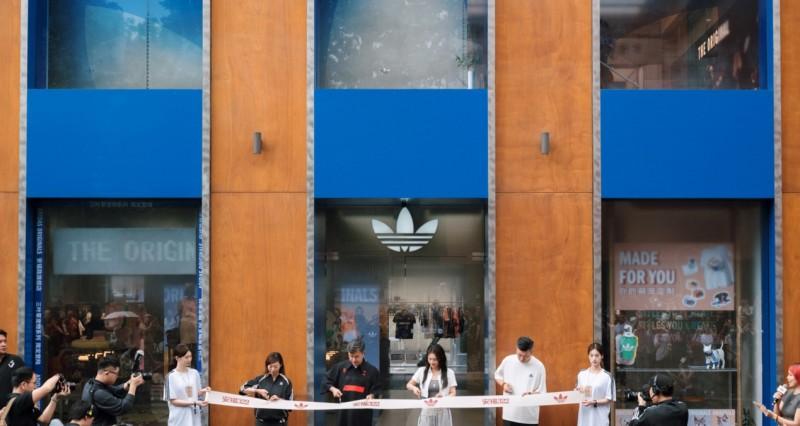 业绩表现优于行业，阿迪达斯大中华区 Q2 营收同比增长 11%