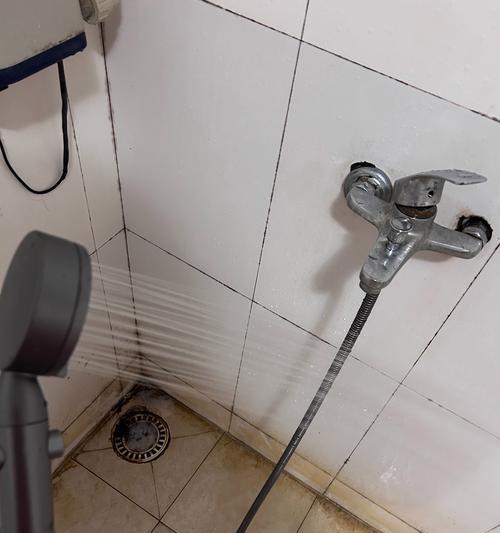 热水器增压花洒使用时响声原因是什么？