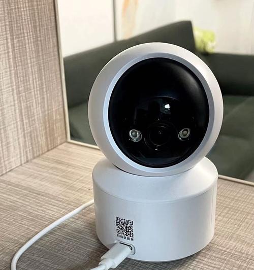 三个圆摄像头长方形设计的手机是什么品牌？它的特点是什么？