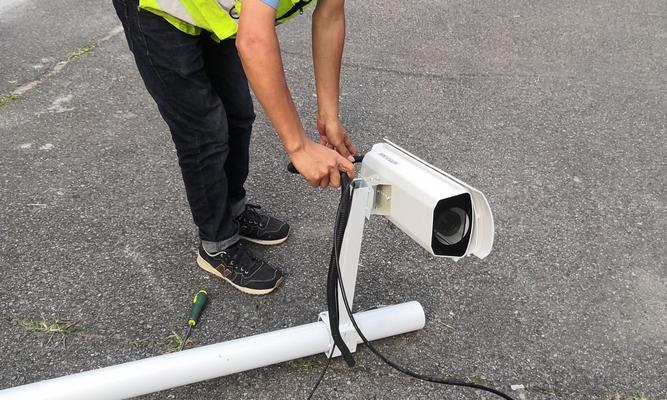 道闸摄像头被烧毁后如何处理？